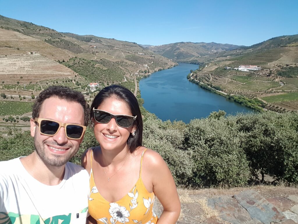 Sobre nós Somos o Fabio e a Vanessa, criadores do blog de dicas de viagem Nalgum Canto.